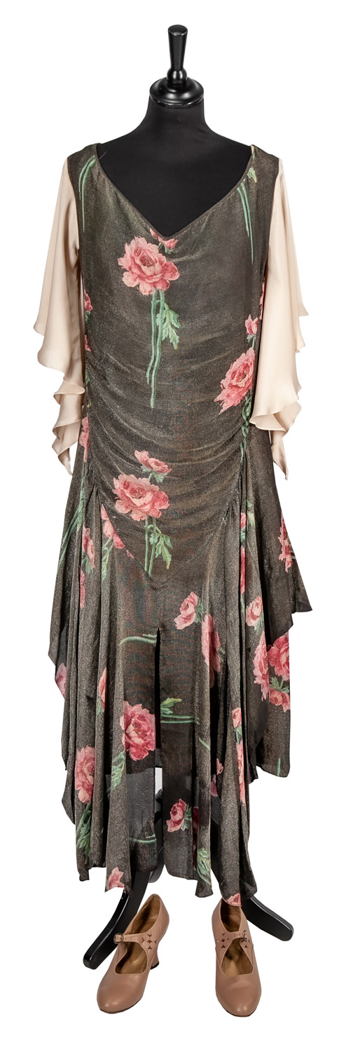 Foto von einem Damenkostüm von Lambert Hofer