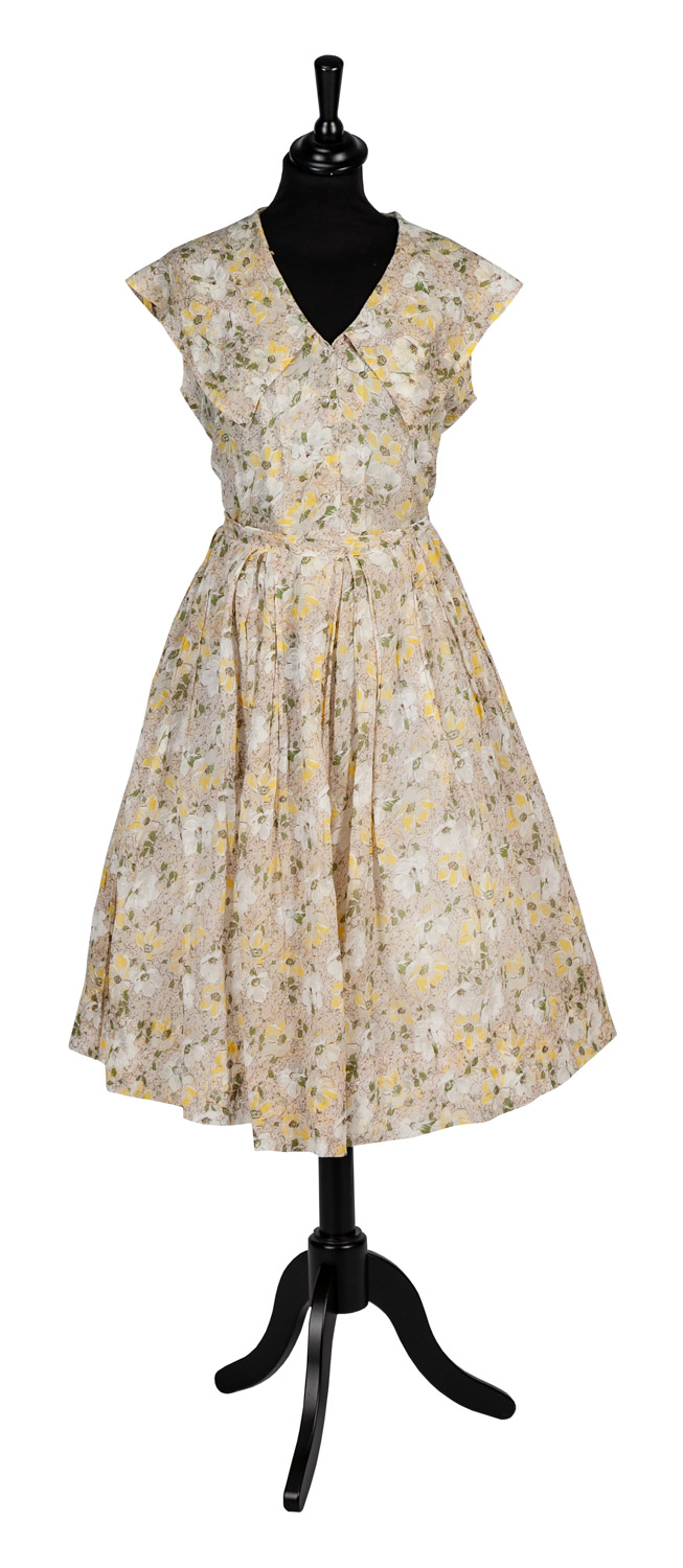 Foto von einem Damenkostüm von Lambert Hofer