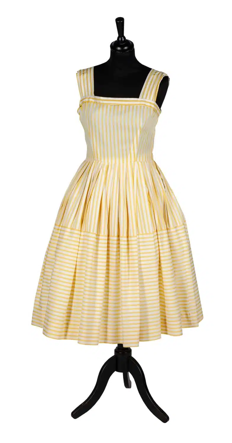 Foto von einem Damenkostüm von Lambert Hofer