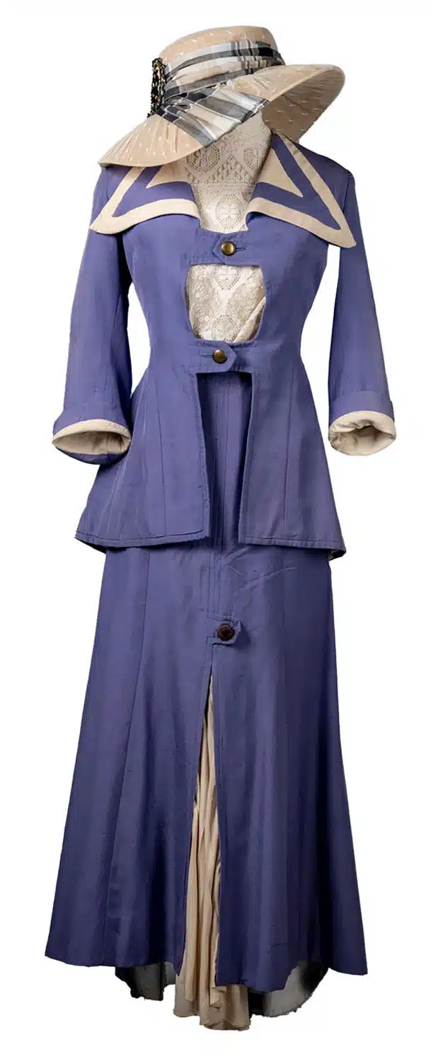 Foto von einem Damenkostüm von Lambert Hofer