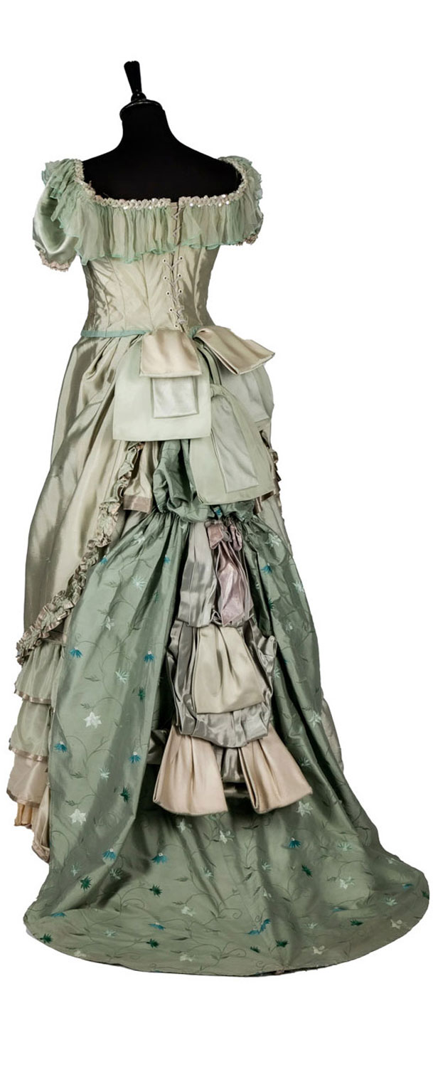 Foto von einem Damenkostüm von Lambert Hofer