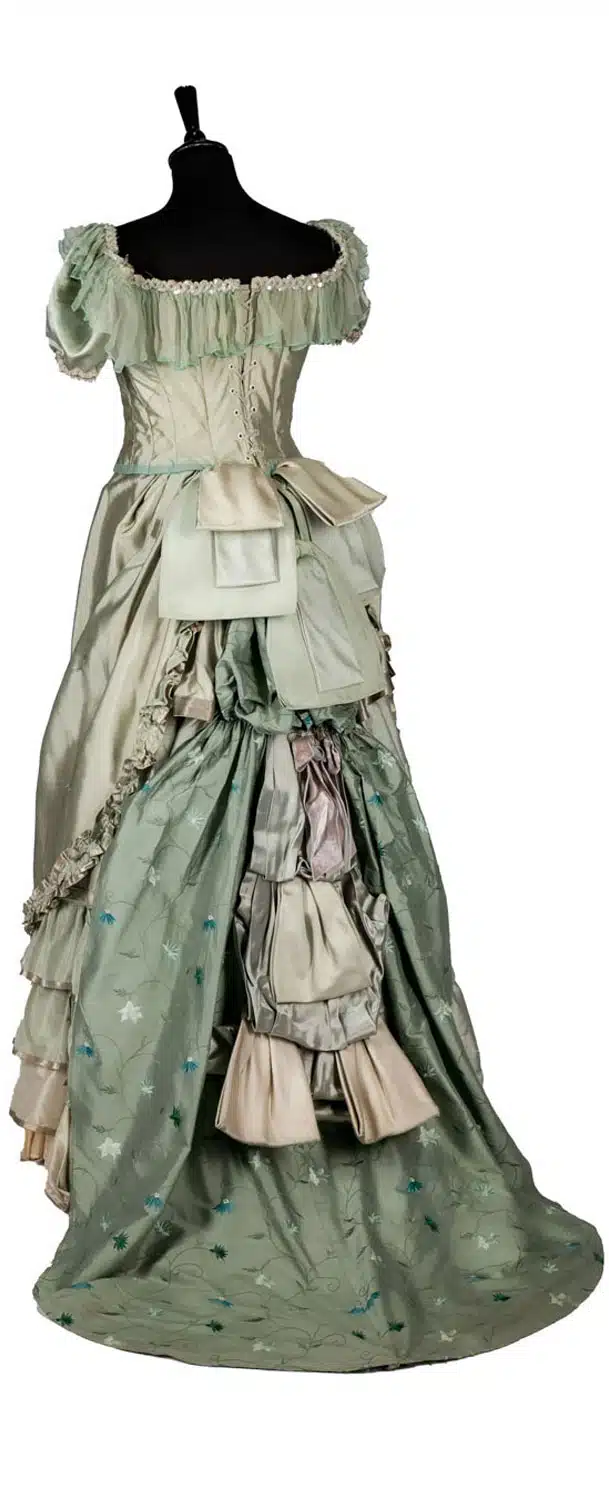 Foto von einem Damenkostüm von Lambert Hofer